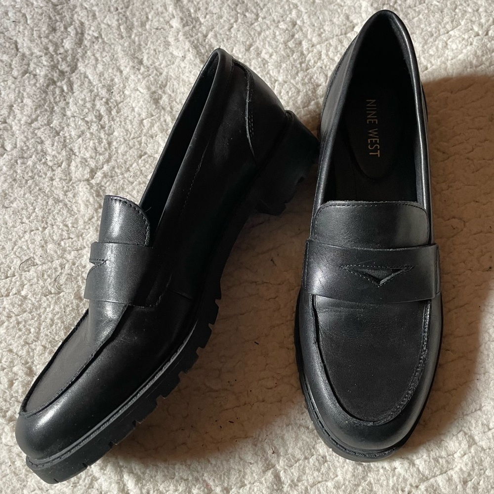EUC Nine West Naveen loafer